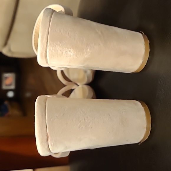 Kaylee by Los Angeles nude faux suede toe ring slide sandals - Picture 4 of 9